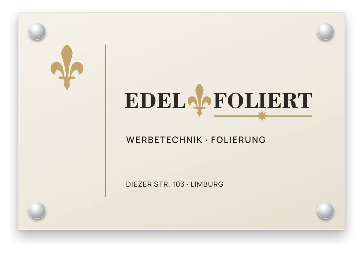 Hochwertiges Alu-Dibond-Büroschild mit Name, Funktion und Raumnummer an vier Edelstahl-Abstandshaltern